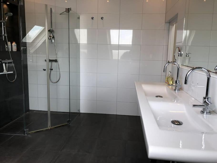 Luxe Woonboerderij In De Natuur. Nieuwkoop Екстериор снимка
